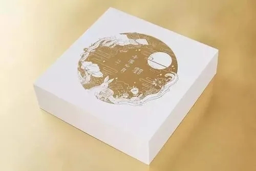 國家郵政局監(jiān)測(cè)數(shù)據(jù)顯示，截至5月4日，今年我國快遞業(yè)務(wù)量達(dá)400億件，比2019年達(dá)到400億件提前了128天，比2022年提前了24天。2023年以來，快遞業(yè)整體呈現(xiàn)企穩(wěn)回升態(tài)勢(shì)，業(yè)務(wù)量增速逐月提速向好，僅用4個(gè)多月就完成400億件，折射出我國居民消費(fèi)信心增強(qiáng)，經(jīng)濟(jì)持續(xù)向好的積極信號(hào)。
